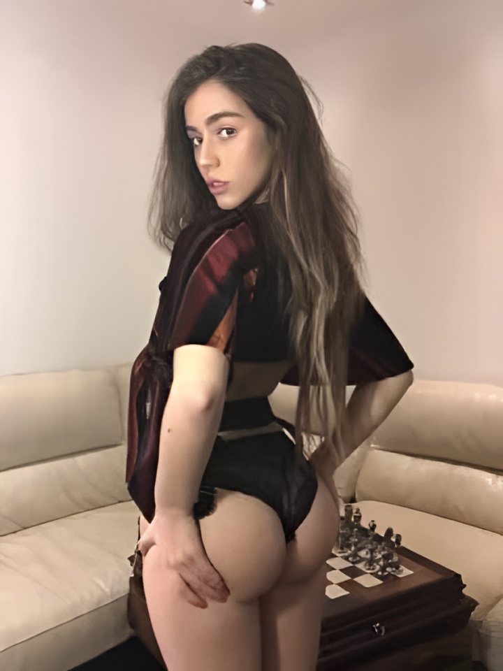 Роксана привлекальеная девушка из Новоазовска цена от 5000 руб