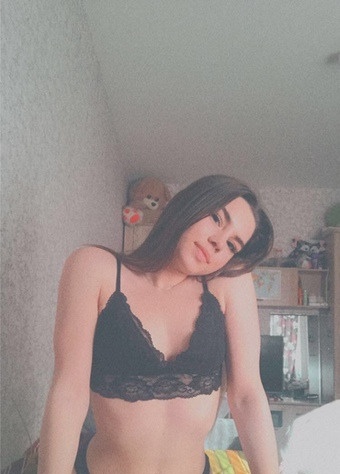 Лизка привлекальеная девушка из Новоазовска цена от 3500 руб