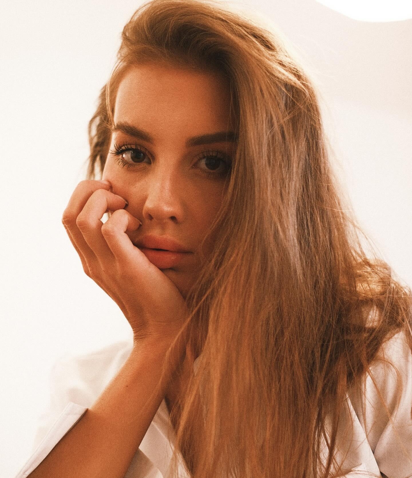 Ангелина привлекальеная девушка из Новоазовска цена от 4000 руб