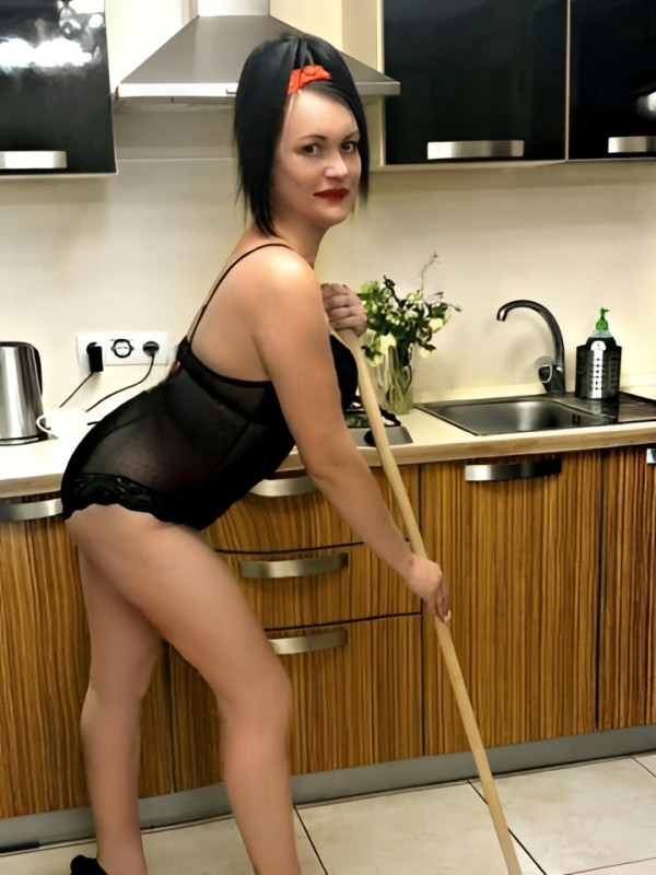 Каролина привлекательная девушка из Новоазовска цена от 2500 руб