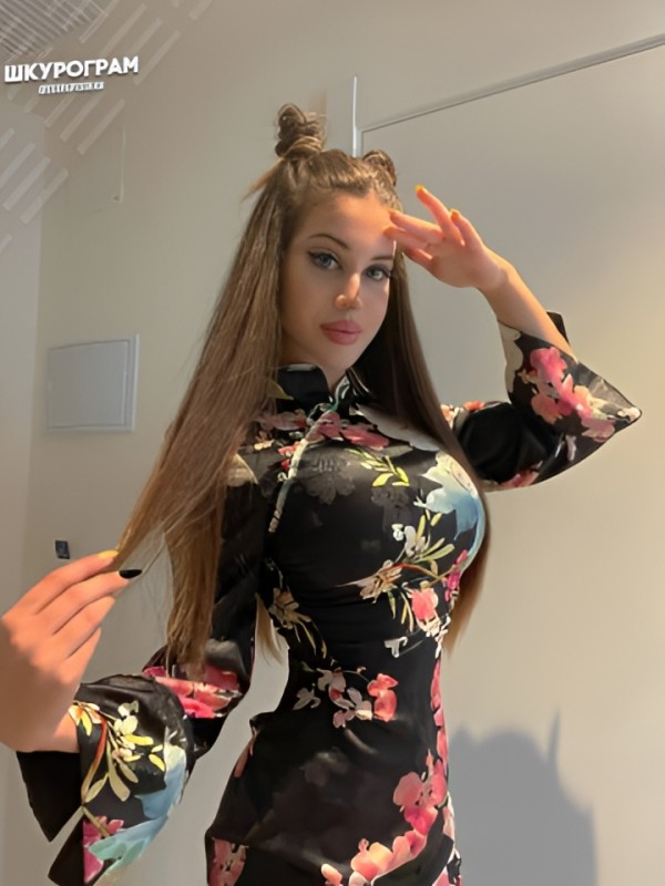 Тая привлекательная девушка из Новоазовска цена от 10000 руб