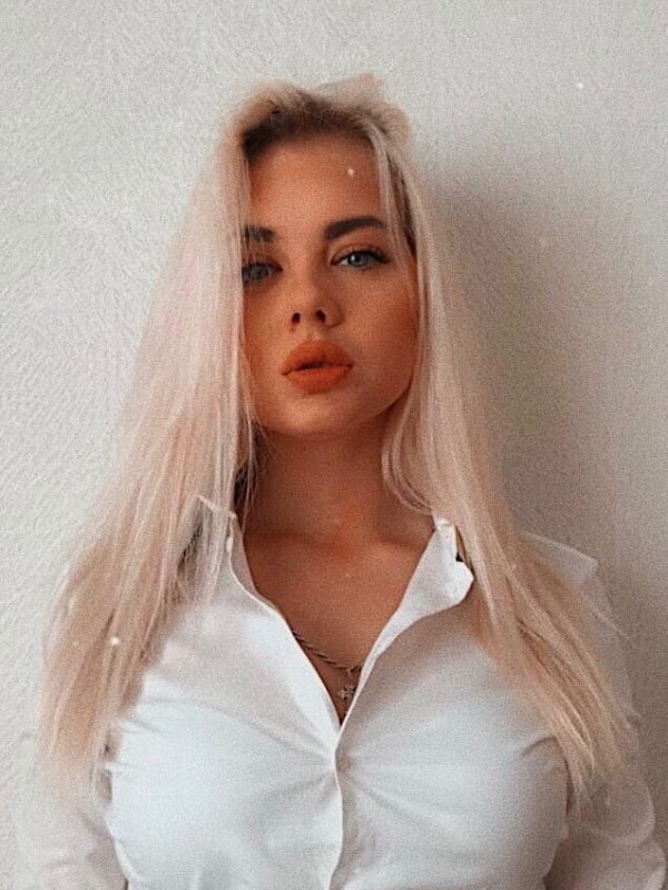 Алена привлекательная девушка из Новоазовска цена от 3500 руб