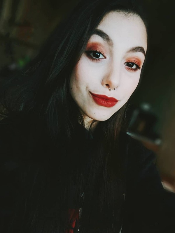 Катька привлекательная девушка из Новоазовска цена от 3000 руб