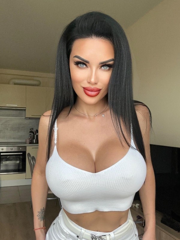 Оксана привлекательная девушка из Новоазовска цена от 6000 руб