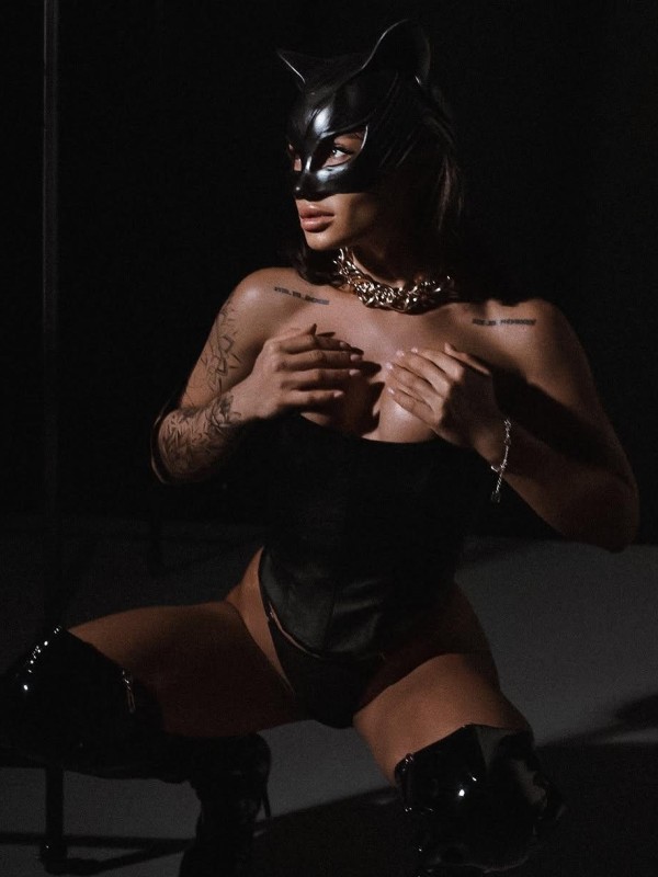 Маруся привлекательная девушка из Новоазовска цена от 8000 руб